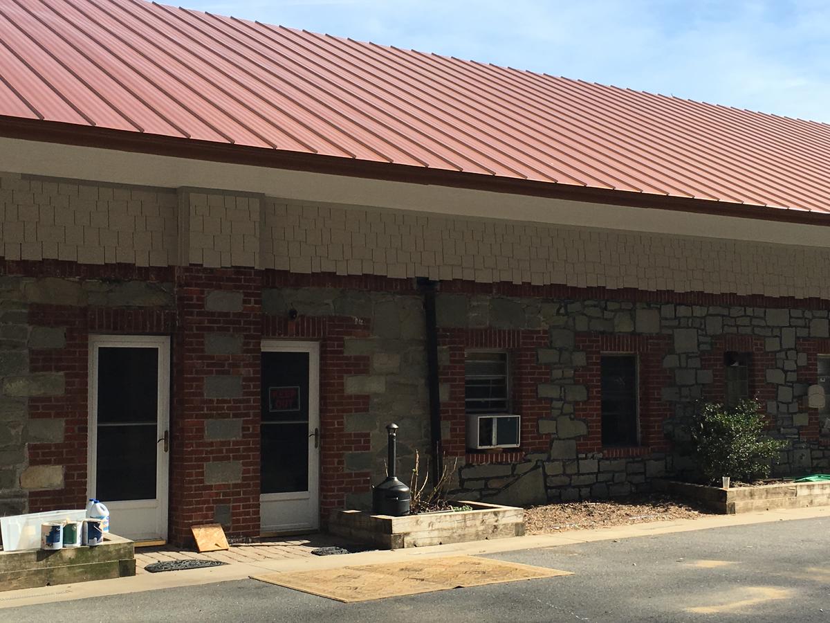 Skyline Village Inn - thumb 36