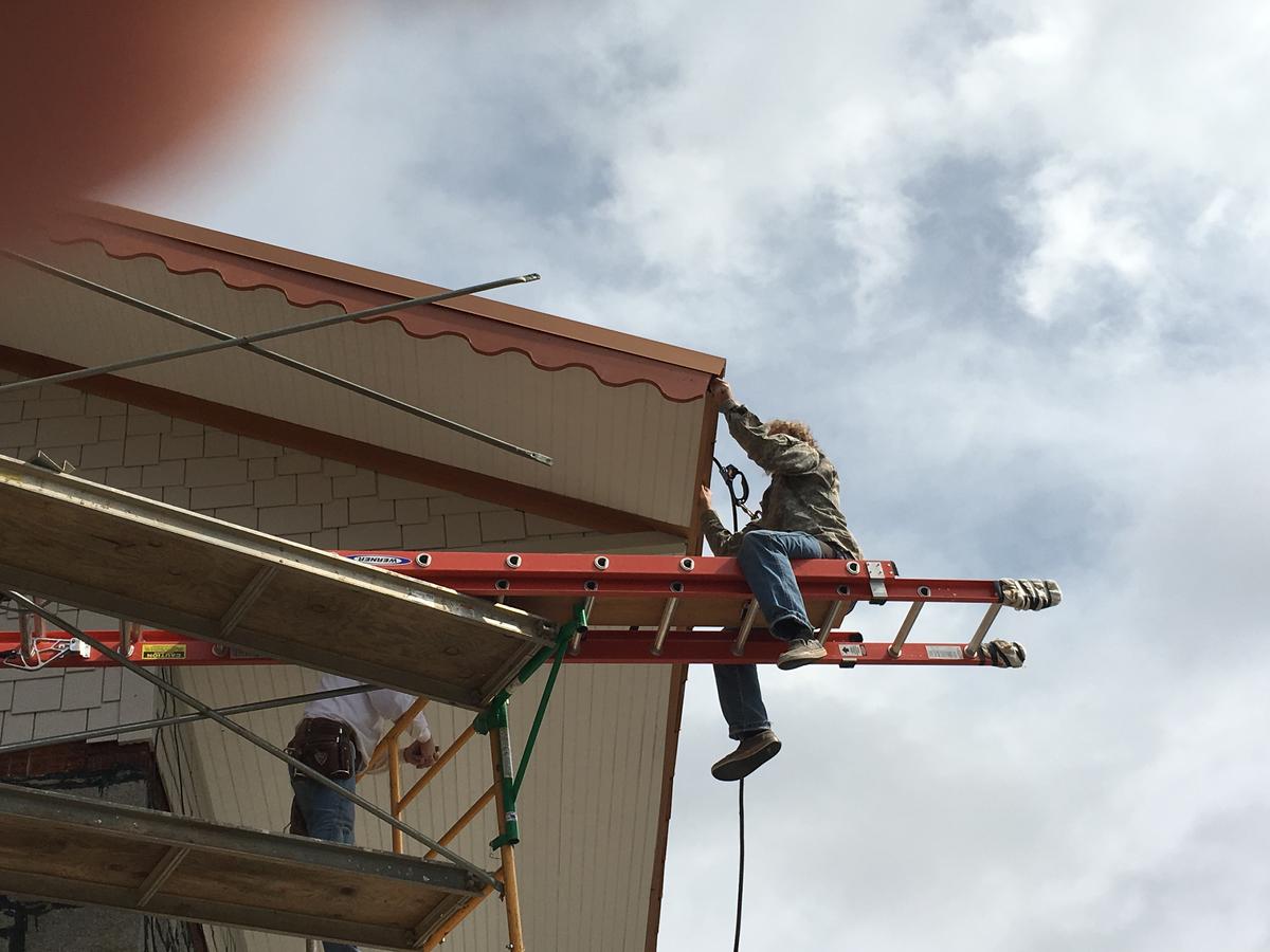 Skyline Village Inn - thumb 40