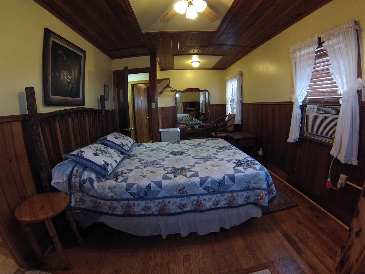 Skyline Village Inn - thumb 24