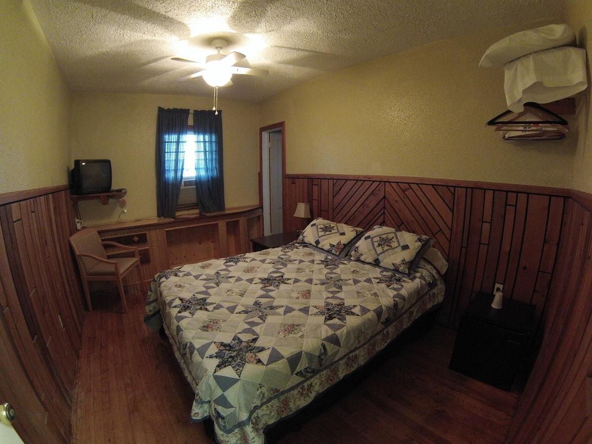 Skyline Village Inn - thumb 12