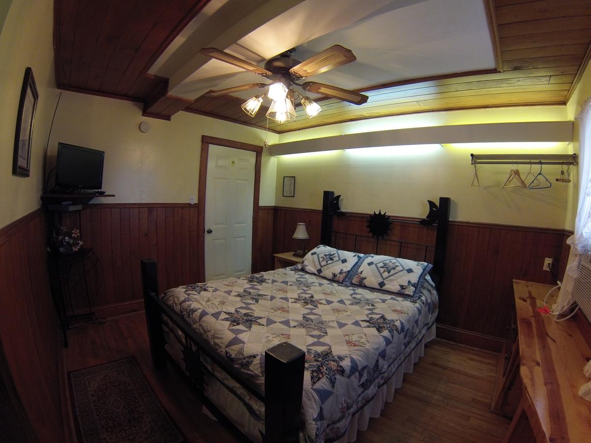 Skyline Village Inn - thumb 30