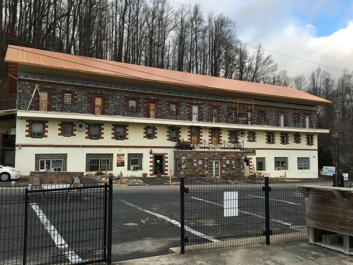 Skyline Village Inn - thumb 39