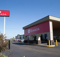 Ramada by Wyndham Bismarck - Accommodation Rooms