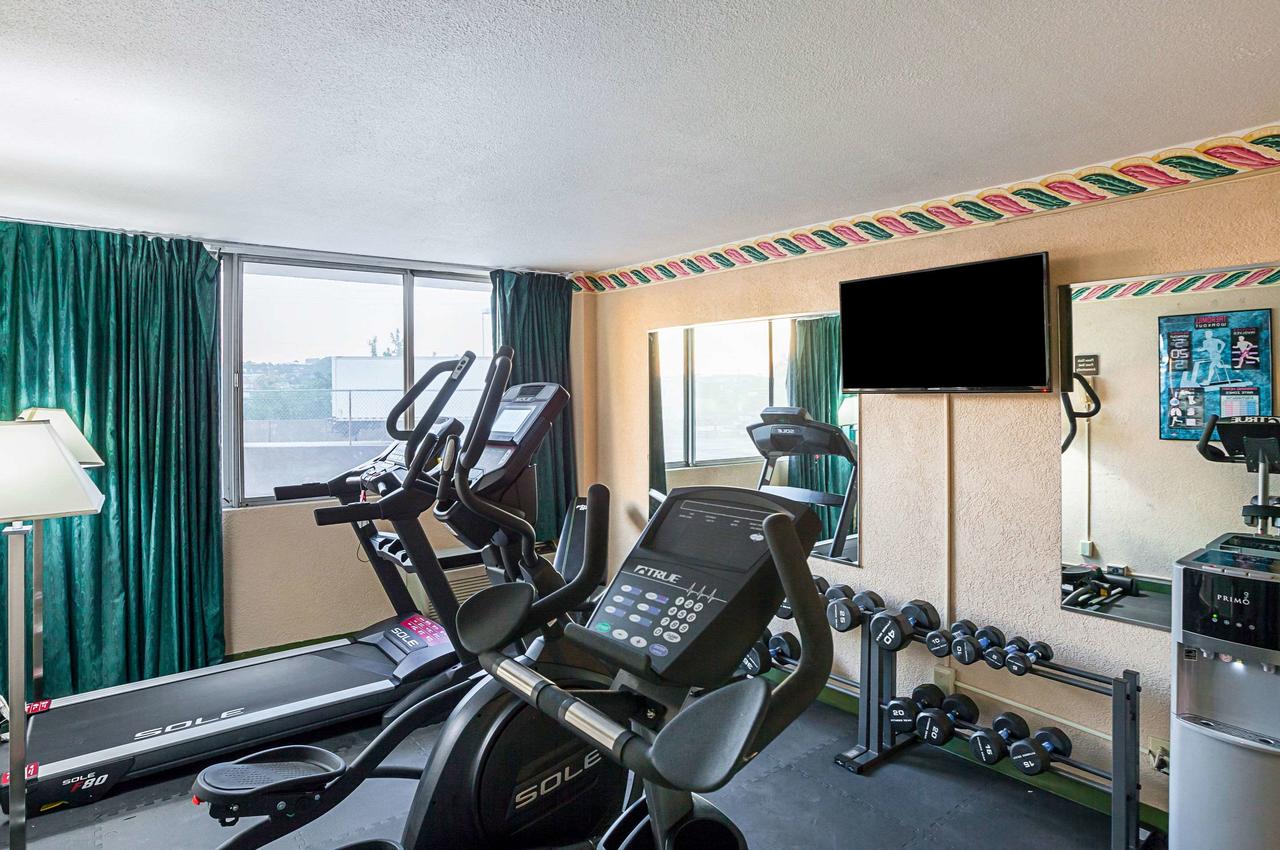 Quality Inn & Suites Cincinnati Downtown - thumb 8