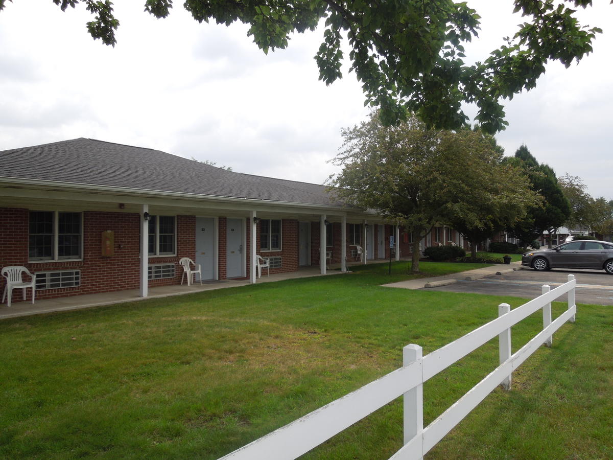 Colonial Manor Motel - thumb 42