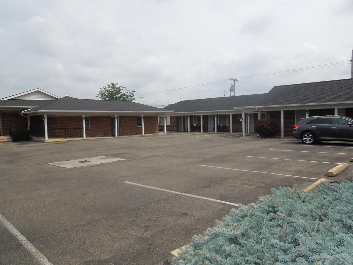 Colonial Manor Motel - thumb 39