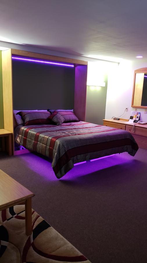 Colonial Manor Motel - thumb 0