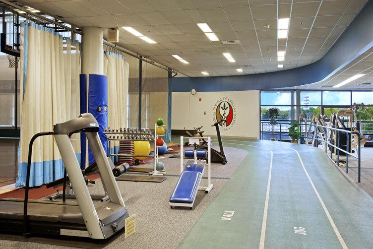 Radisson Hotel At The University Of Toledo - thumb 7