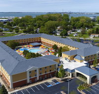 Cedar Point's Express Hotel - Accommodation Rooms