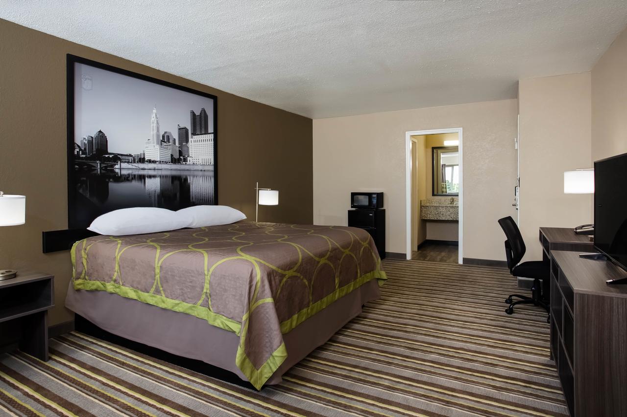 Super 8 By Wyndham Sidney - thumb 1