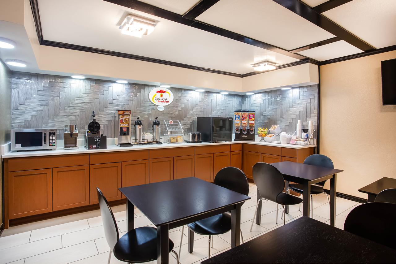 Super 8 By Wyndham Sidney - thumb 3