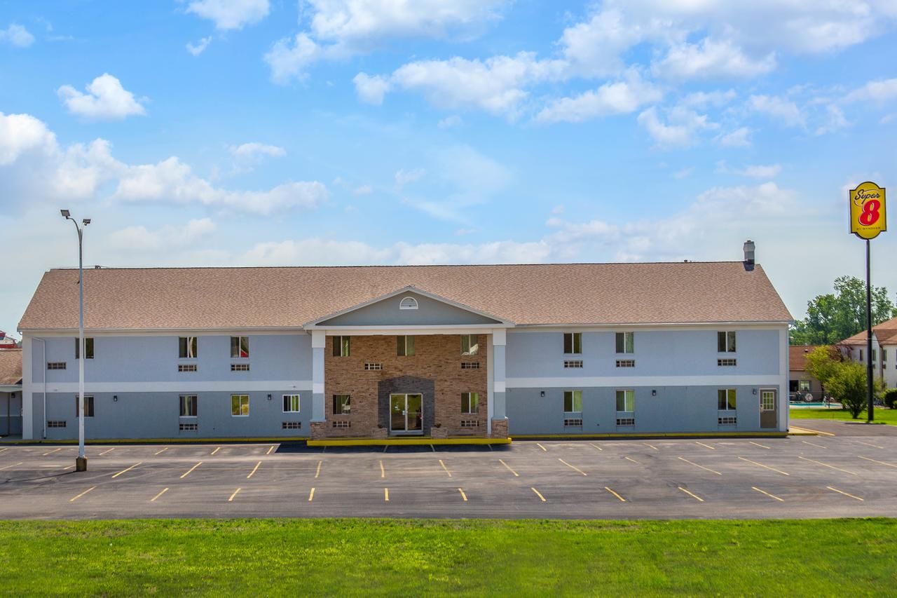 Super 8 By Wyndham Sidney - thumb 9