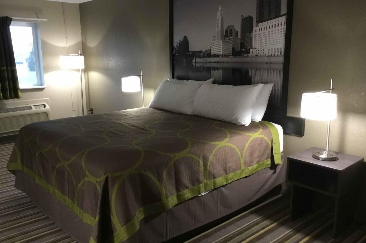 Super 8 By Wyndham Sidney - thumb 18