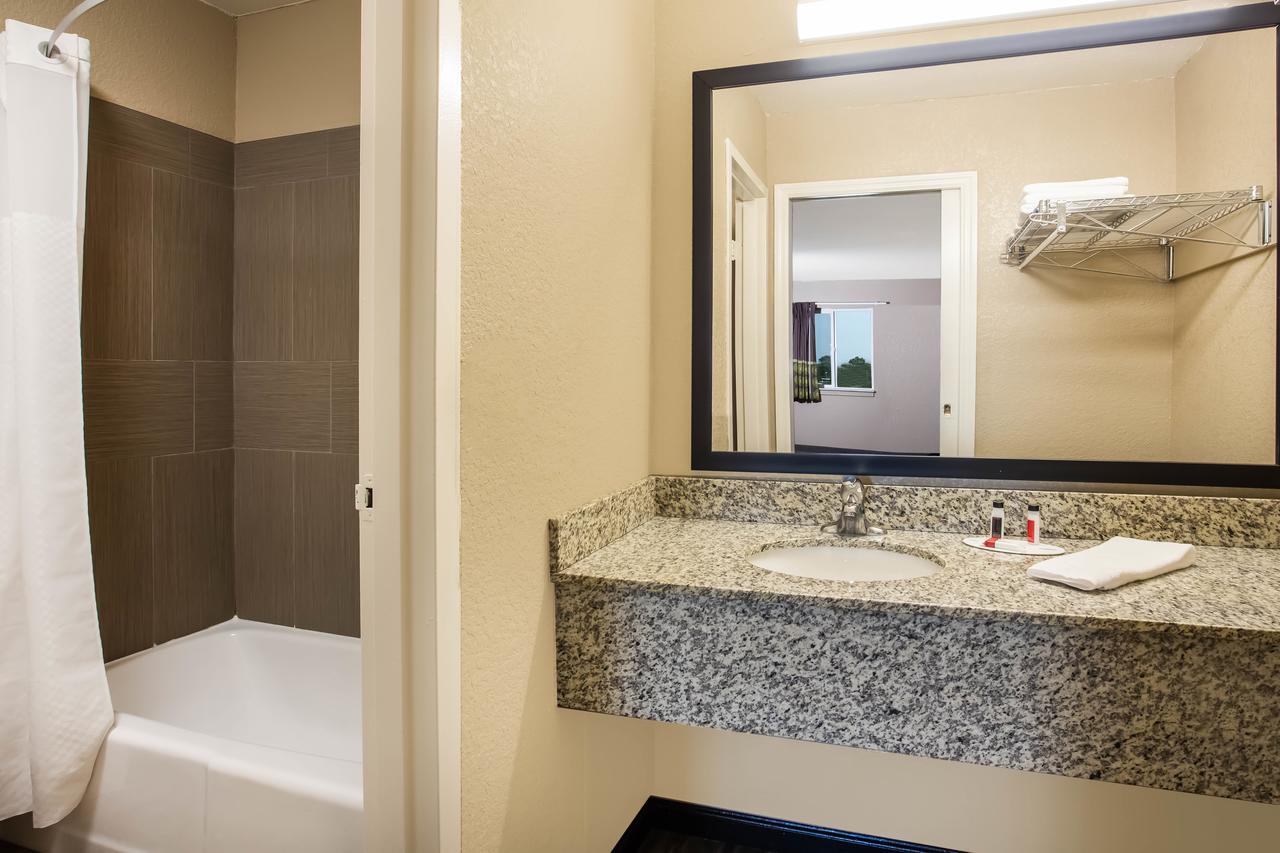 Super 8 By Wyndham Sidney - thumb 15