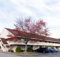Super 8 by Wyndham Strongsville/Cleveland - Accommodation Rooms
