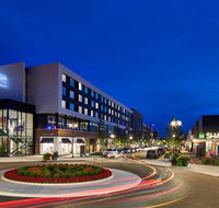 AC Hotel by Marriott Cleveland Beachwood - Accommodation Rooms