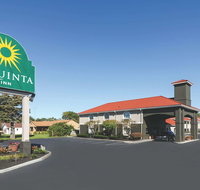 La Quinta Inn by Wyndham Sandusky near Cedar Point - Accommodation Rooms