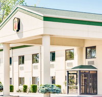 Super 8 by Wyndham Port Clinton - Accommodation Rooms