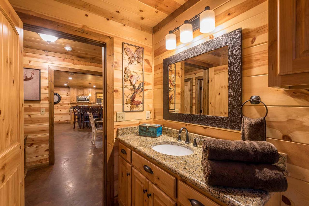 Silver Dollar Lodge (5 Bdrm) (High Lux) Hot Tub Cabin - thumb 28