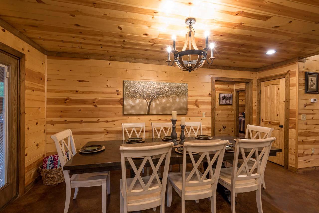 Silver Dollar Lodge (5 Bdrm) (High Lux) Hot Tub Cabin - thumb 36
