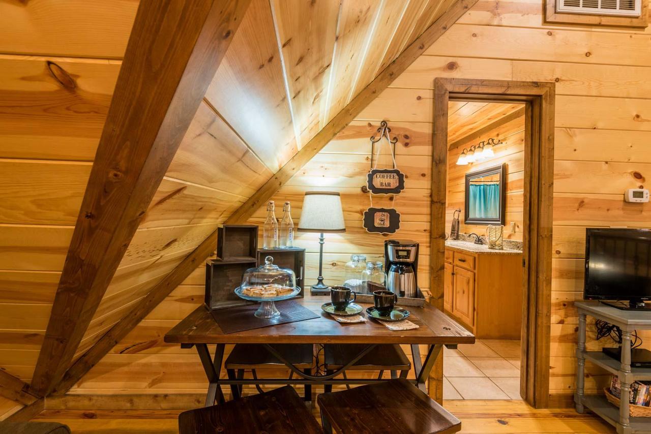 Silver Dollar Lodge (5 Bdrm) (High Lux) Hot Tub Cabin - thumb 23