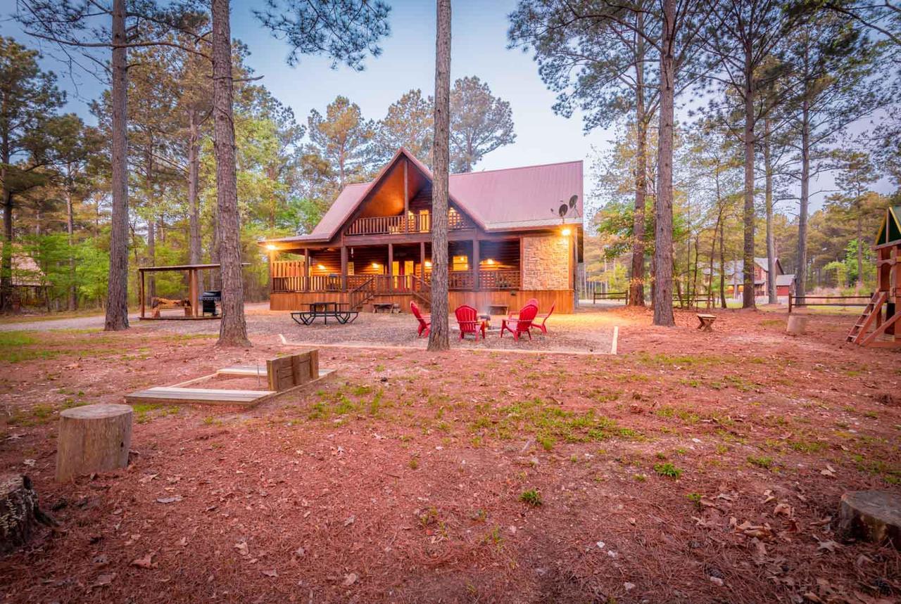 Silver Dollar Lodge (5 Bdrm) (High Lux) Hot Tub Cabin - thumb 3