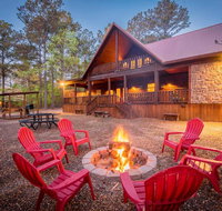 Silver Dollar Lodge 5 Bdrm High Lux Hot Tub Cabin - Accommodation Rooms
