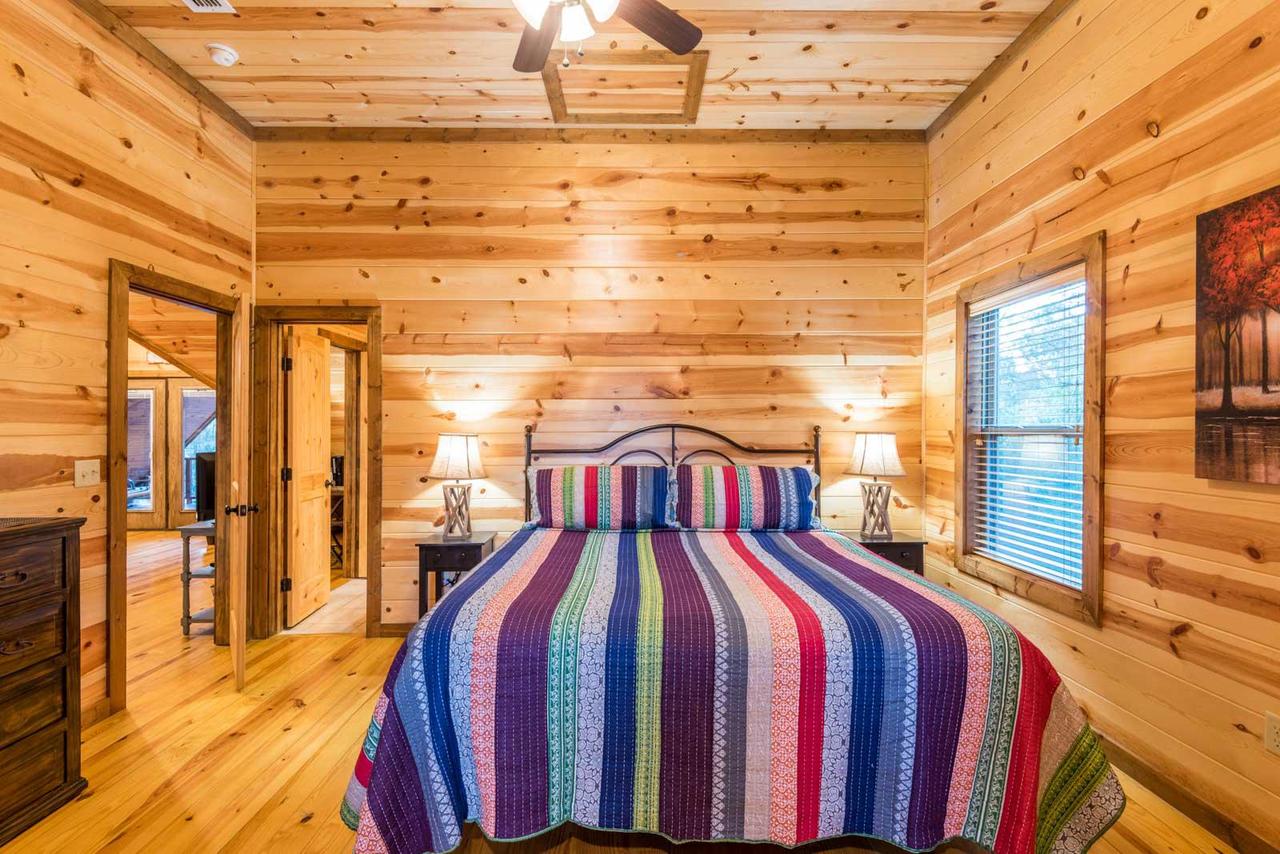 Silver Dollar Lodge (5 Bdrm) (High Lux) Hot Tub Cabin - thumb 21