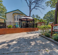 The Whispering Pines Inn - Accommodation Rooms