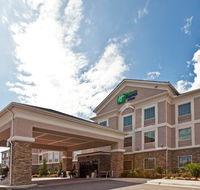Holiday Inn Express Hotel and Suites Ada - Accommodation Rooms
