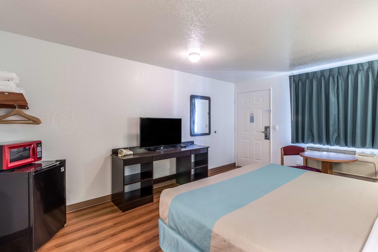Motel 6 Astoria - thumb 13