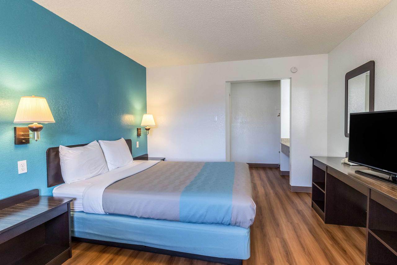 Motel 6 Astoria - thumb 11