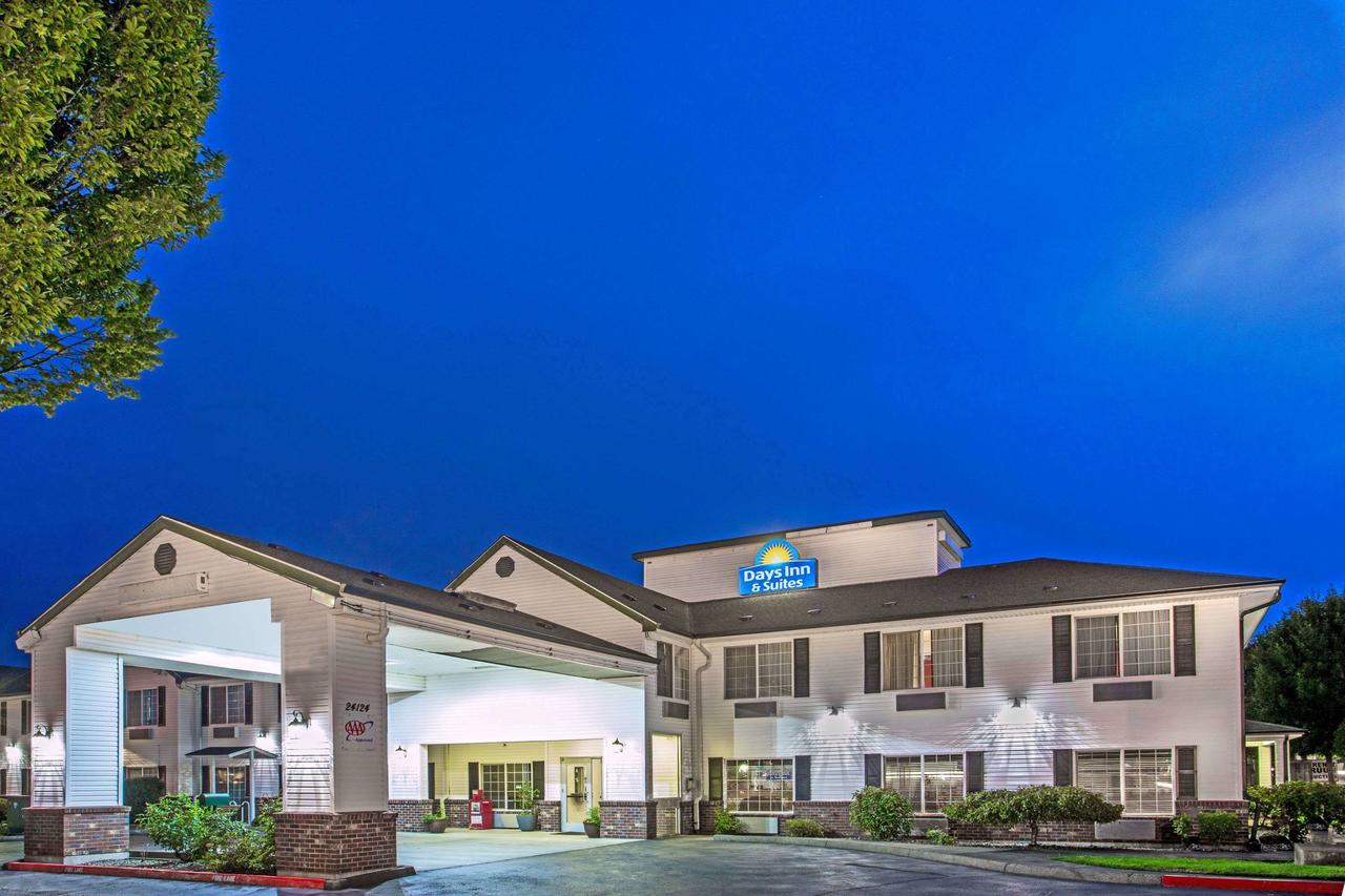 Days Inn & Suites By Wyndham Gresham - thumb 0