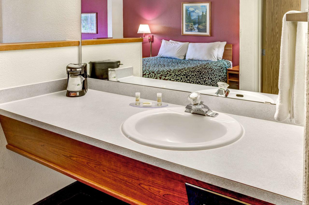 Days Inn & Suites By Wyndham Gresham - thumb 20
