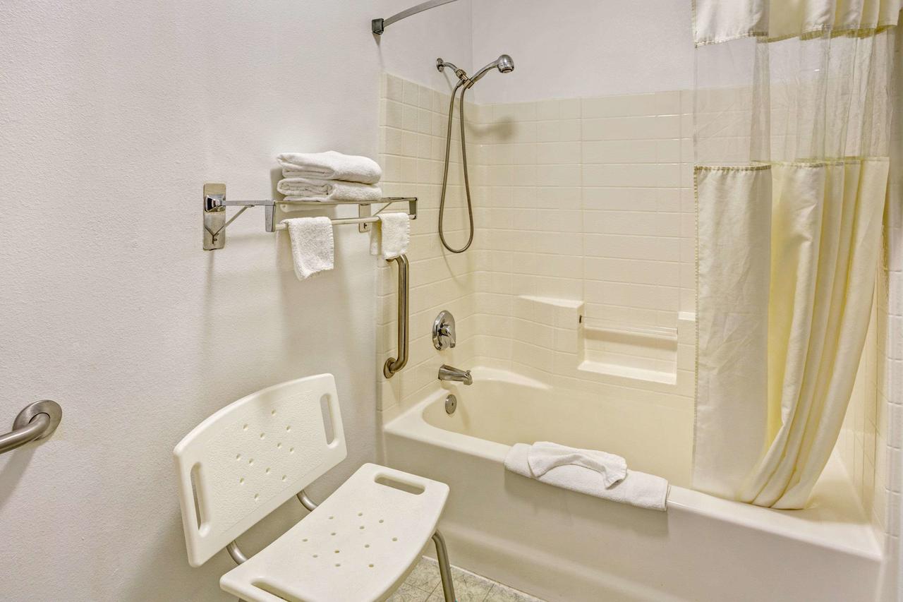 Days Inn & Suites By Wyndham Gresham - thumb 11