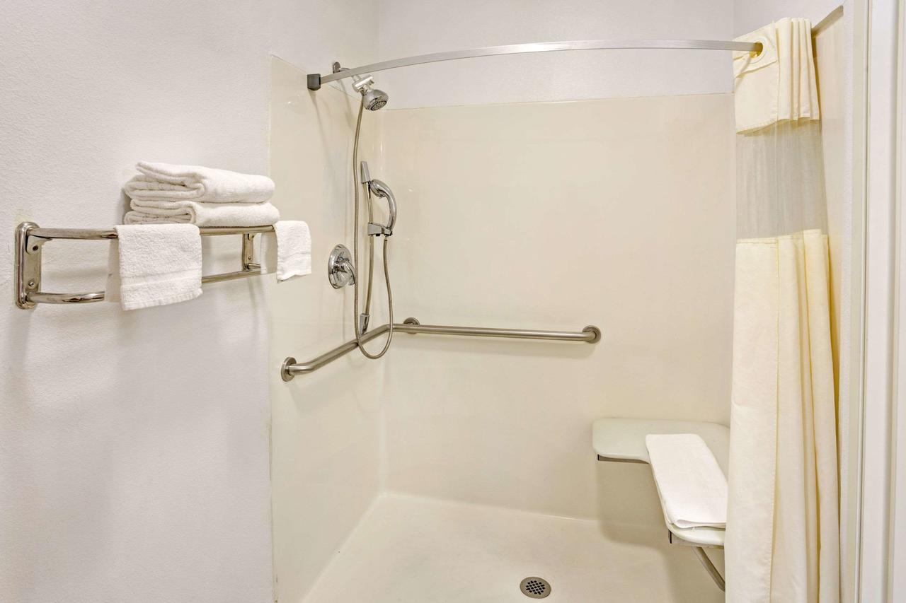 Days Inn & Suites By Wyndham Gresham - thumb 13