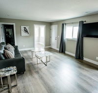 Raven Suite at Rellik House. Winery  Alpaca Farm - Accommodation Rooms