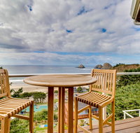 Berni's Ocean View Castle - The Crow's Nest - Accommodation Rooms