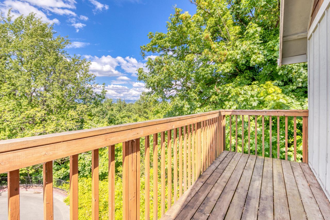 Troutdale Escape - 3 Bed 3 Bath Vacation Home In Troutdale - thumb 3