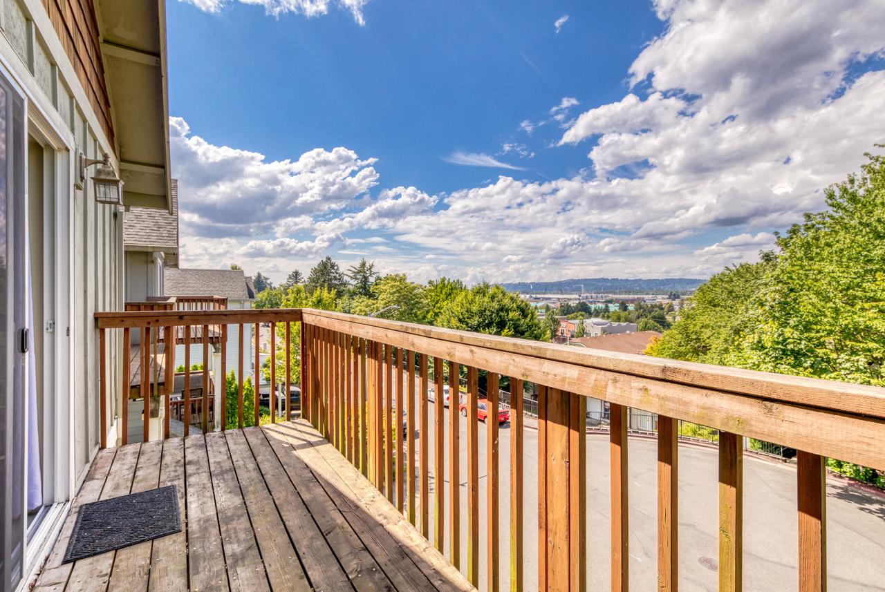 Troutdale Escape - 3 Bed 3 Bath Vacation Home In Troutdale - thumb 0