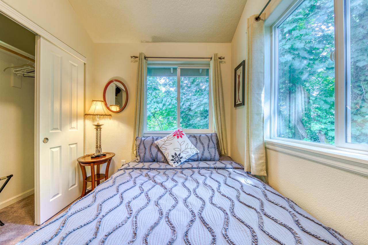 Troutdale Escape - 3 Bed 3 Bath Vacation Home In Troutdale - thumb 24