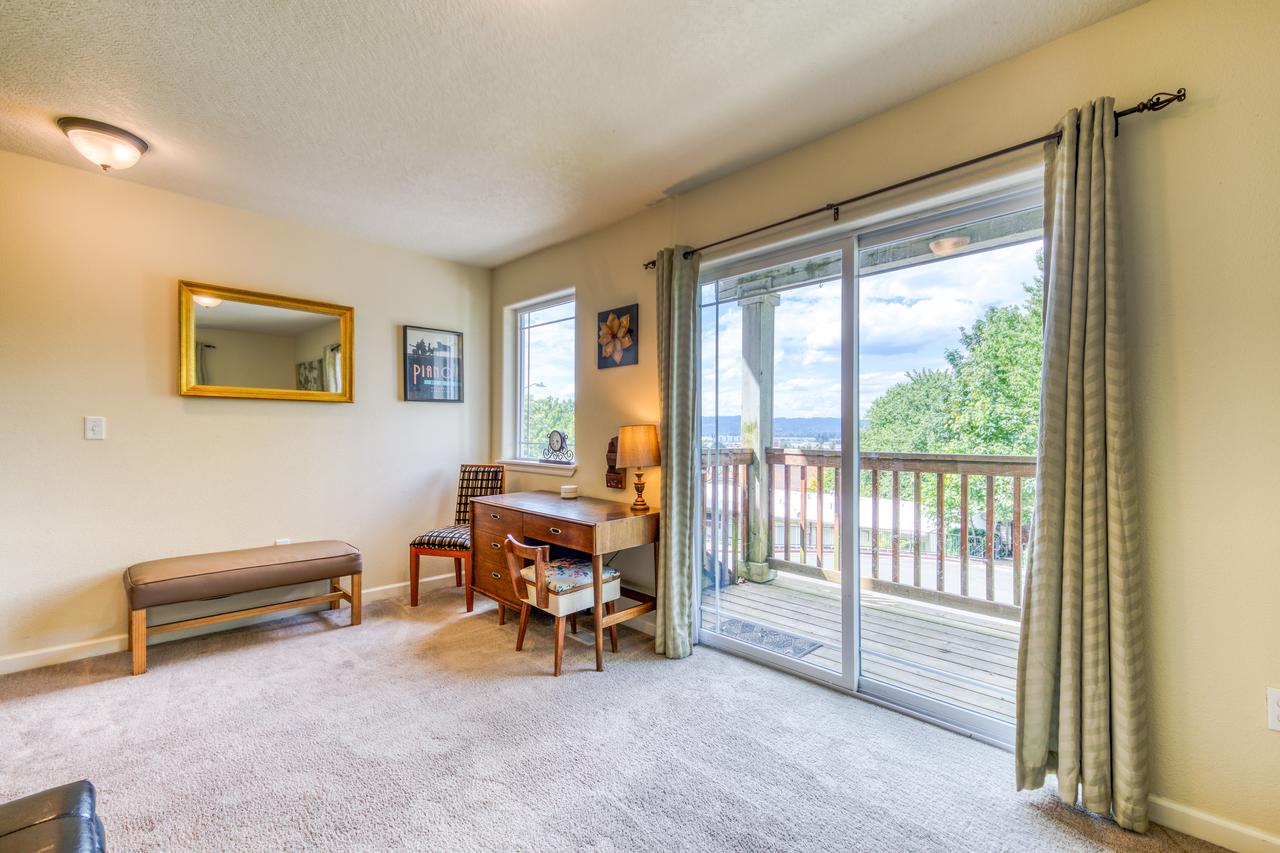 Troutdale Escape - 3 Bed 3 Bath Vacation Home In Troutdale - thumb 18