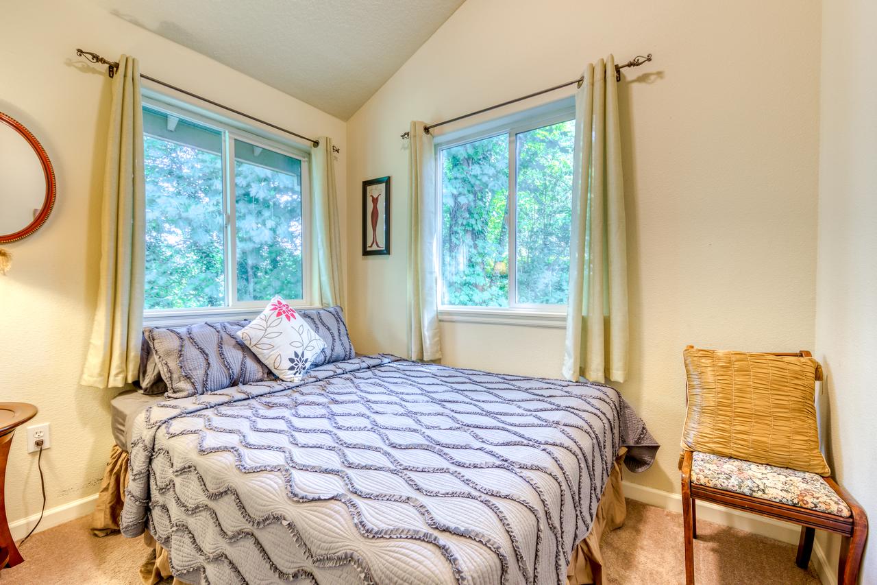 Troutdale Escape - 3 Bed 3 Bath Vacation Home In Troutdale - thumb 23