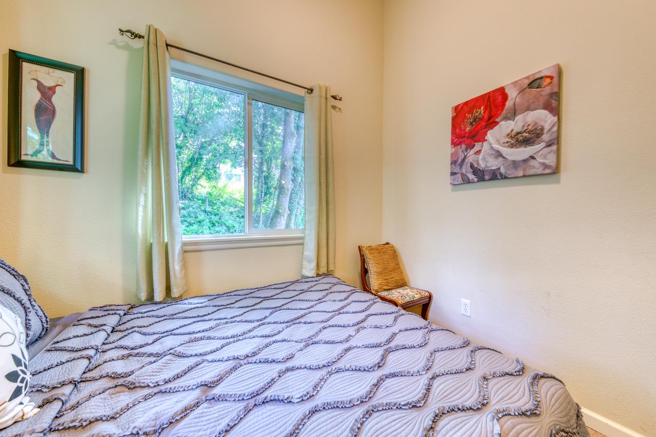 Troutdale Escape - 3 Bed 3 Bath Vacation Home In Troutdale - thumb 25