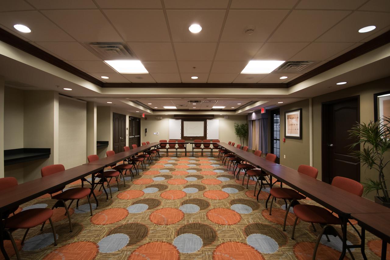 Staybridge Suites Montgomeryville - thumb 5