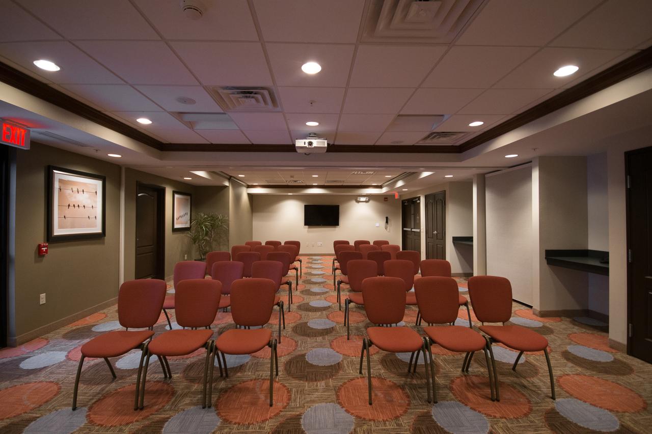 Staybridge Suites Montgomeryville - thumb 16