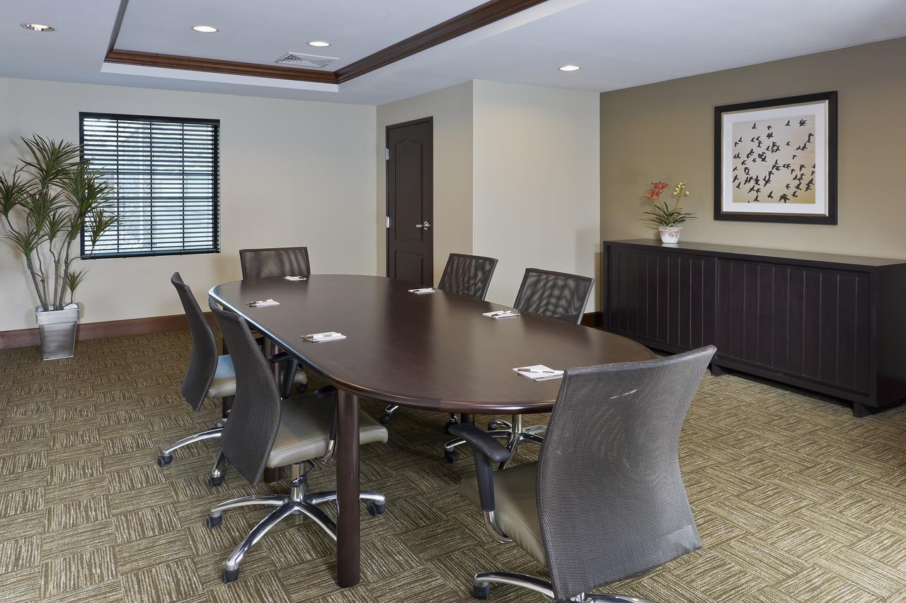 Staybridge Suites Montgomeryville - thumb 17