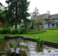 Pennsbury Inn by Wild Wisteria BnB - Accommodation Rooms