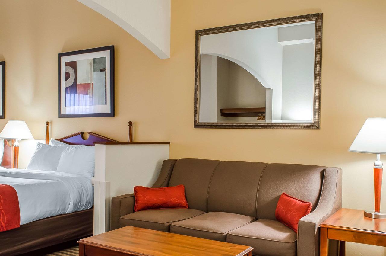 Comfort Suites Near Penn State - thumb 4