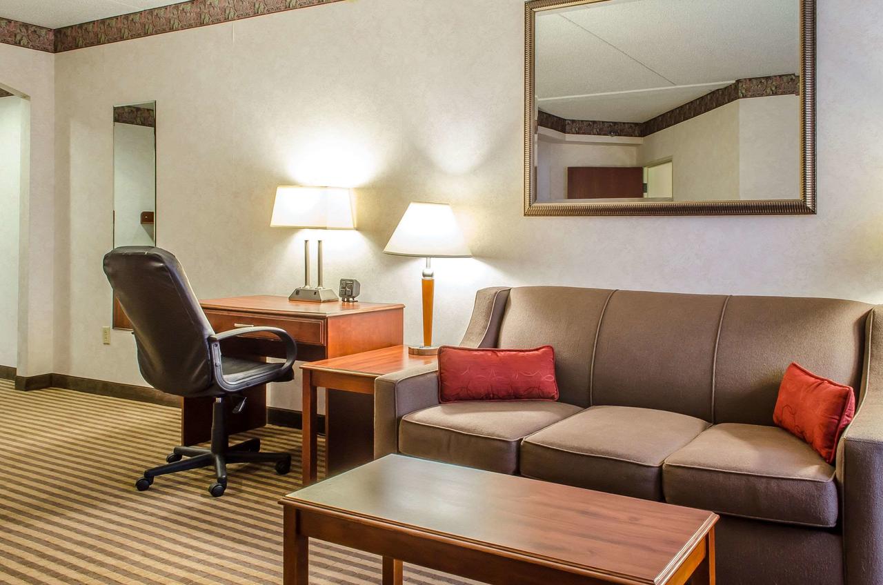 Comfort Suites Near Penn State - thumb 26